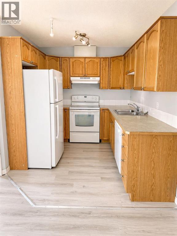 #323 103 STRATHAVEN Drive E - 12