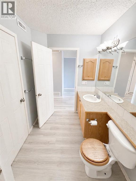 #323 103 STRATHAVEN Drive E - 8