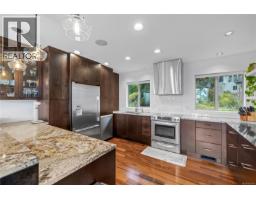 Ensuite - 340 Summit Dr, Nanaimo, BC V9T5R2 Photo 10