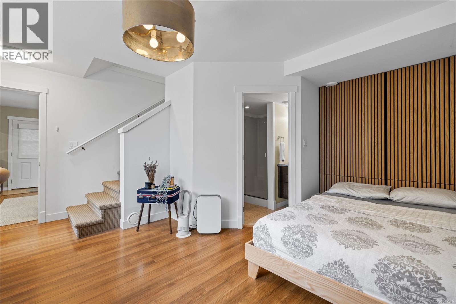 340 Summit Dr - 44