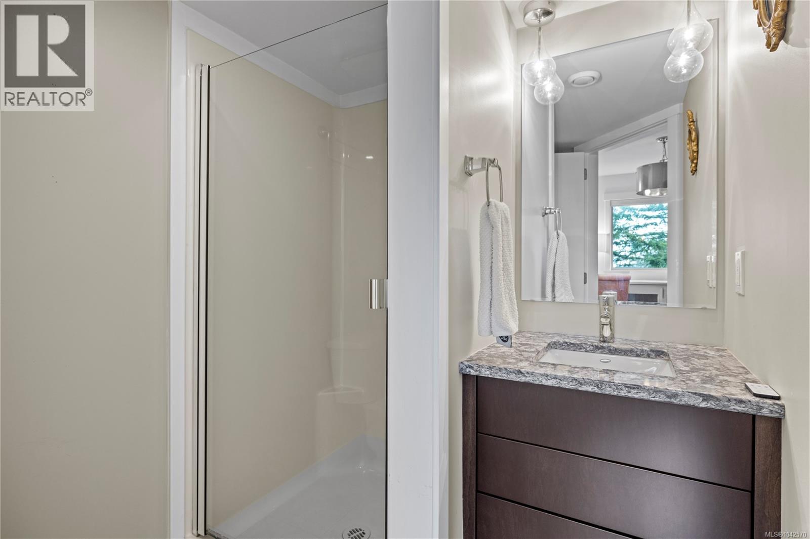 340 Summit Dr - 46