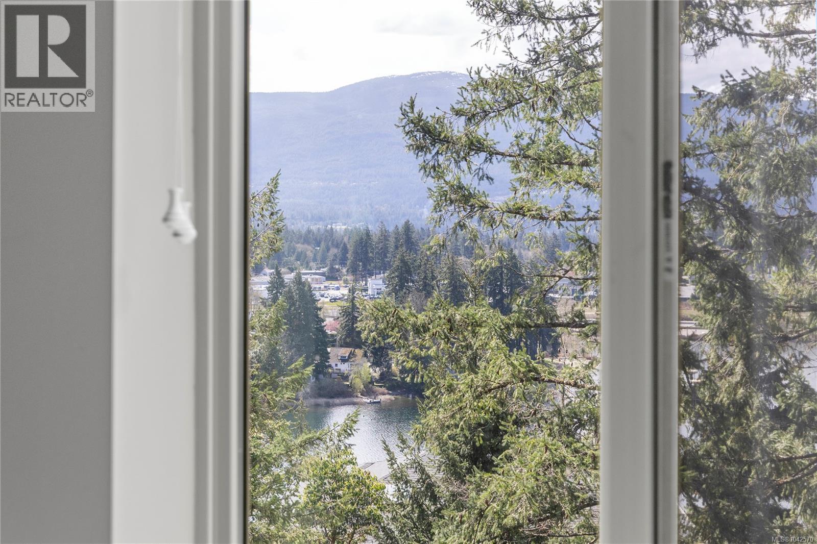 340 Summit Dr - 36