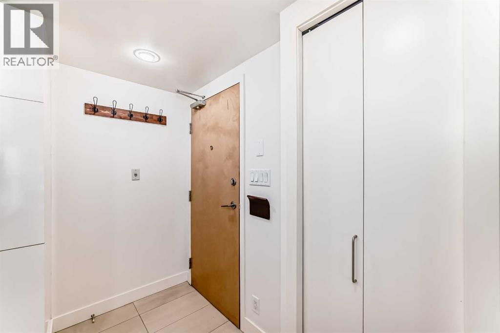#909 1110 11 Street SW - 4