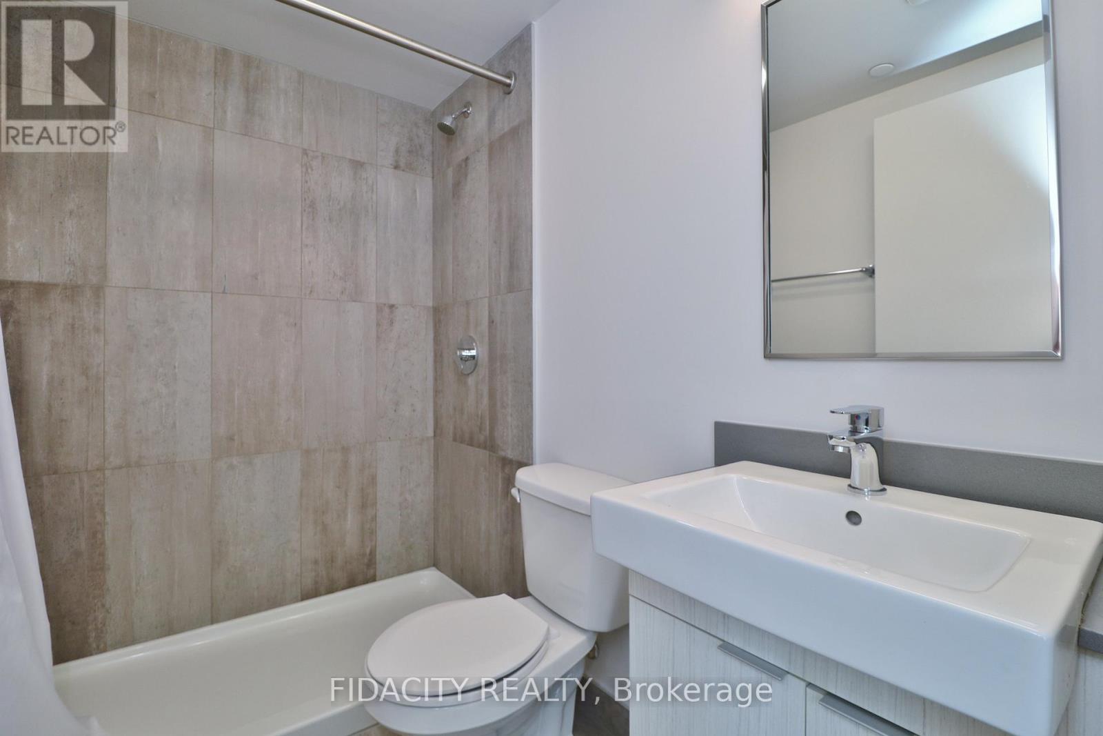 #719 105 CHAMPAGNE AVENUE S - 13