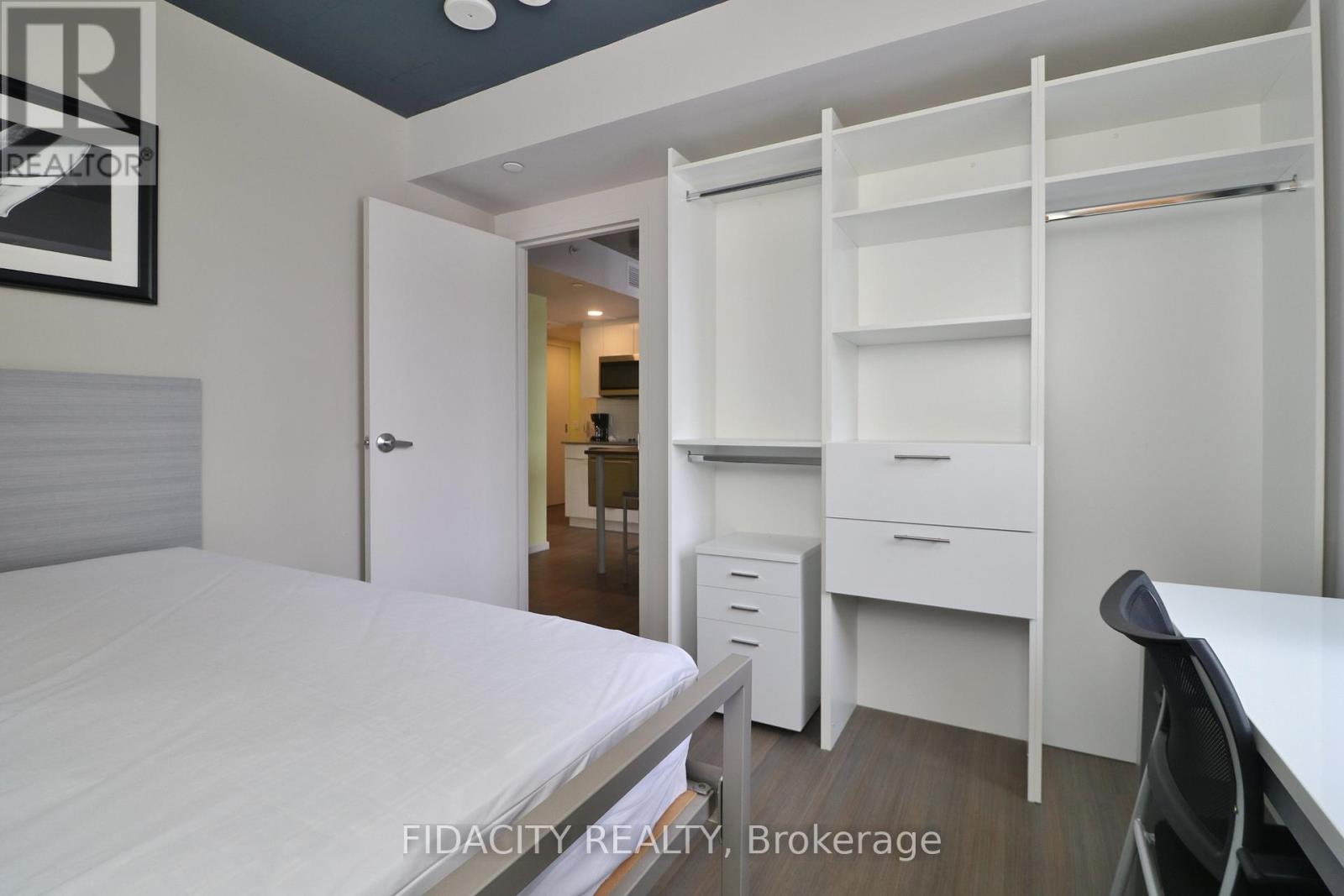 #719 105 CHAMPAGNE AVENUE S - 16