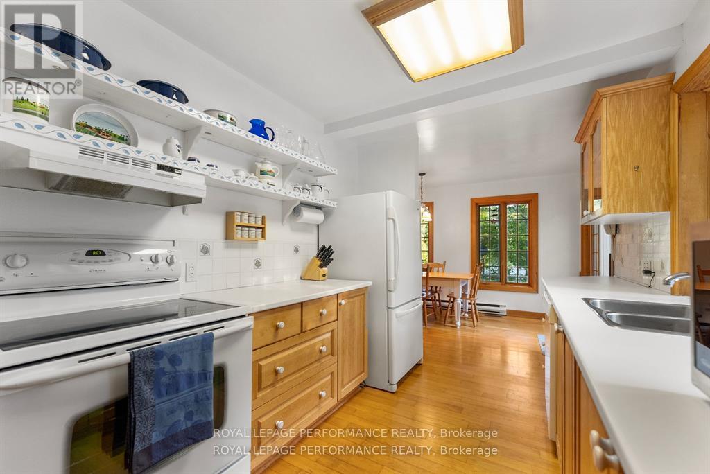 82 Rosebrugh Road