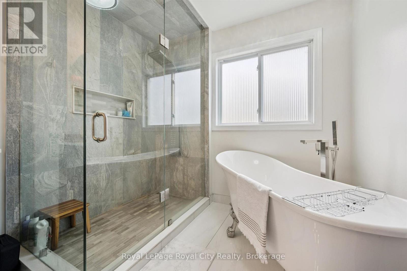 4 POPHAM DRIVE - 16