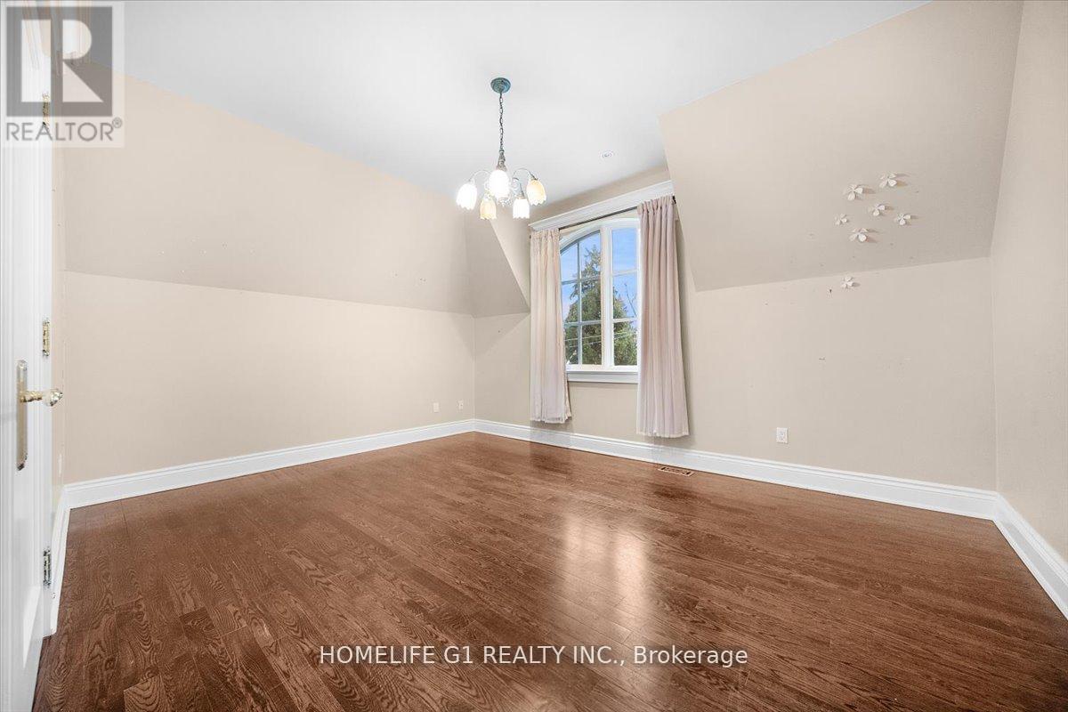 210 ST LEONARDS AVENUE - 31