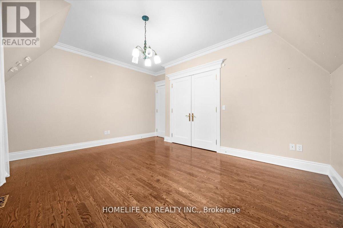 210 ST LEONARDS AVENUE - 32