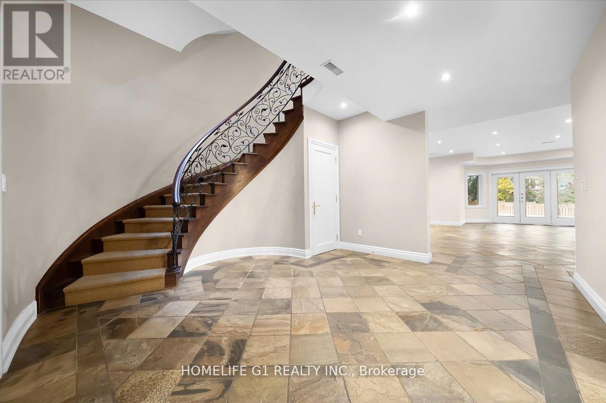 210 ST LEONARDS AVENUE - 39