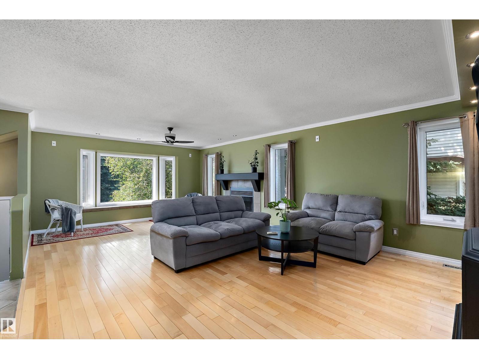 5609 58 ST — photo 12