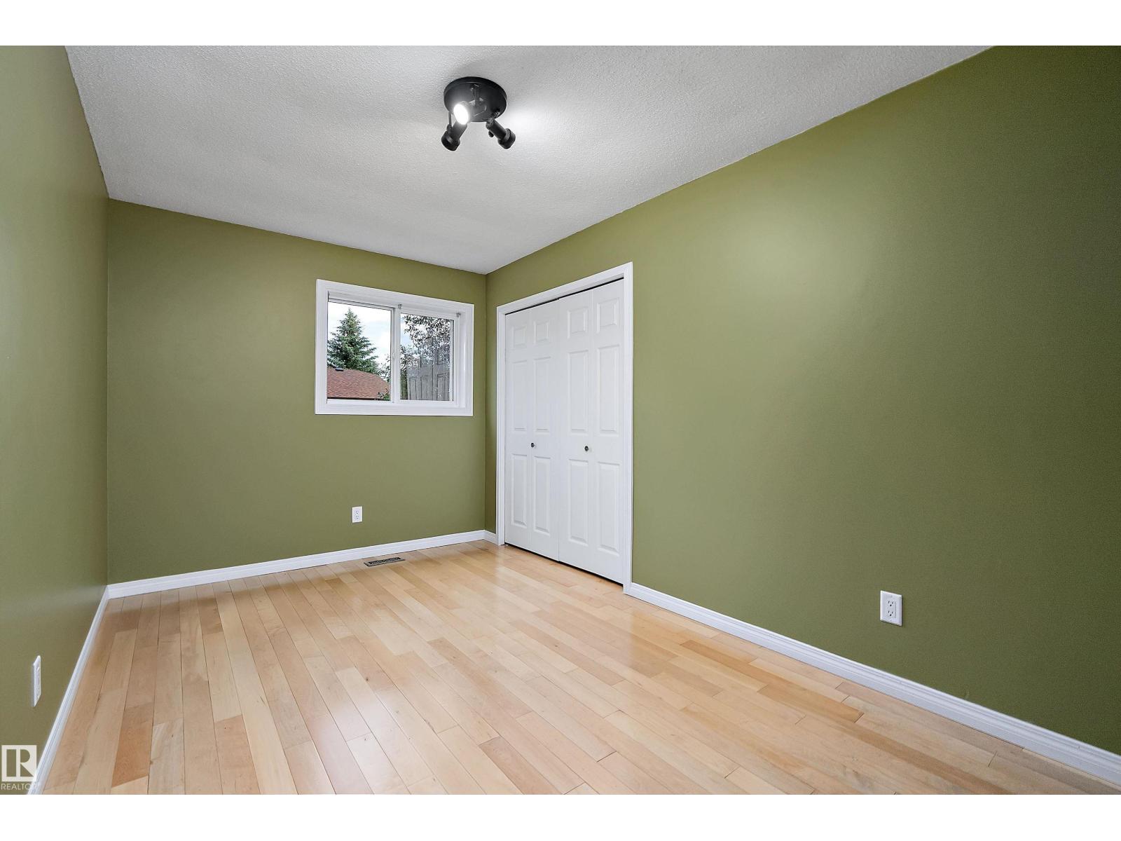 5609 58 ST — photo 25