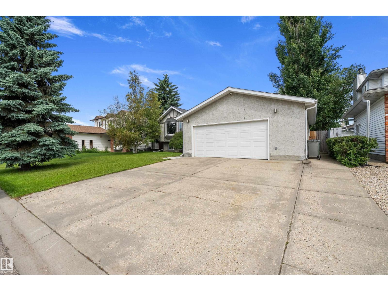 5609 58 ST - 3