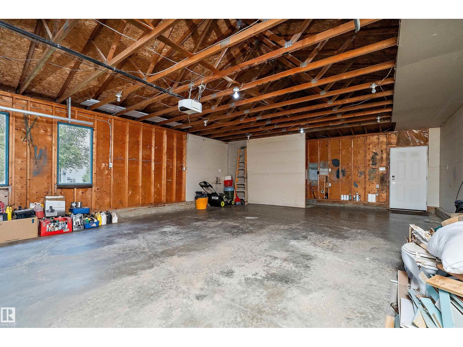 5609 58 ST - 49