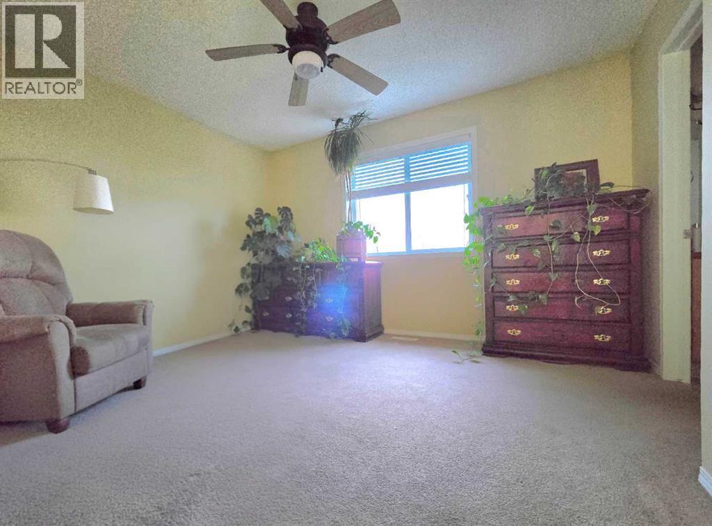 13 Tuscany Ridge Mews NW - 12