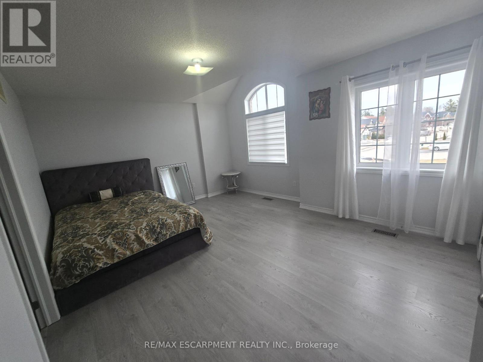 175 GOLD PARK GATE - 21