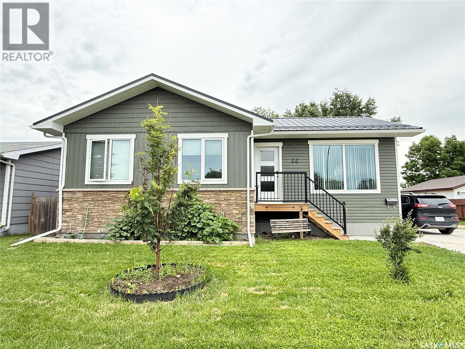 44 Mitchell CRESCENT - 26