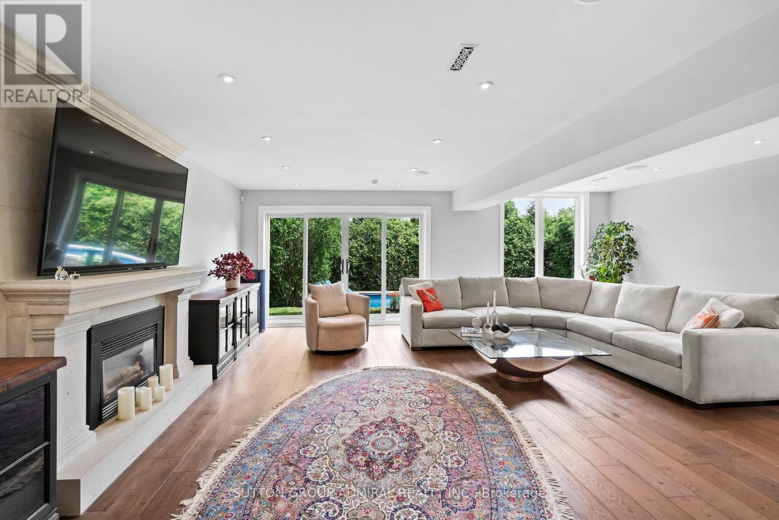 1281 LANDFAIR CRESCENT - 9