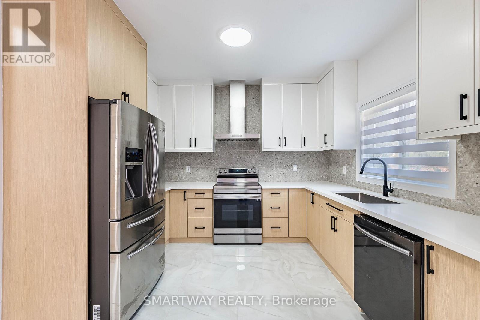 38 LOCKBURN CRESCENT - Image 16