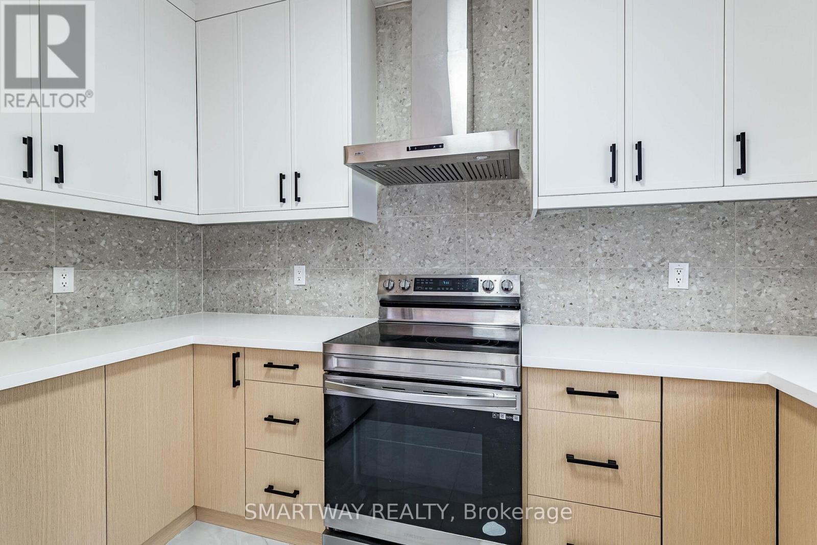 38 LOCKBURN CRESCENT - Image 17
