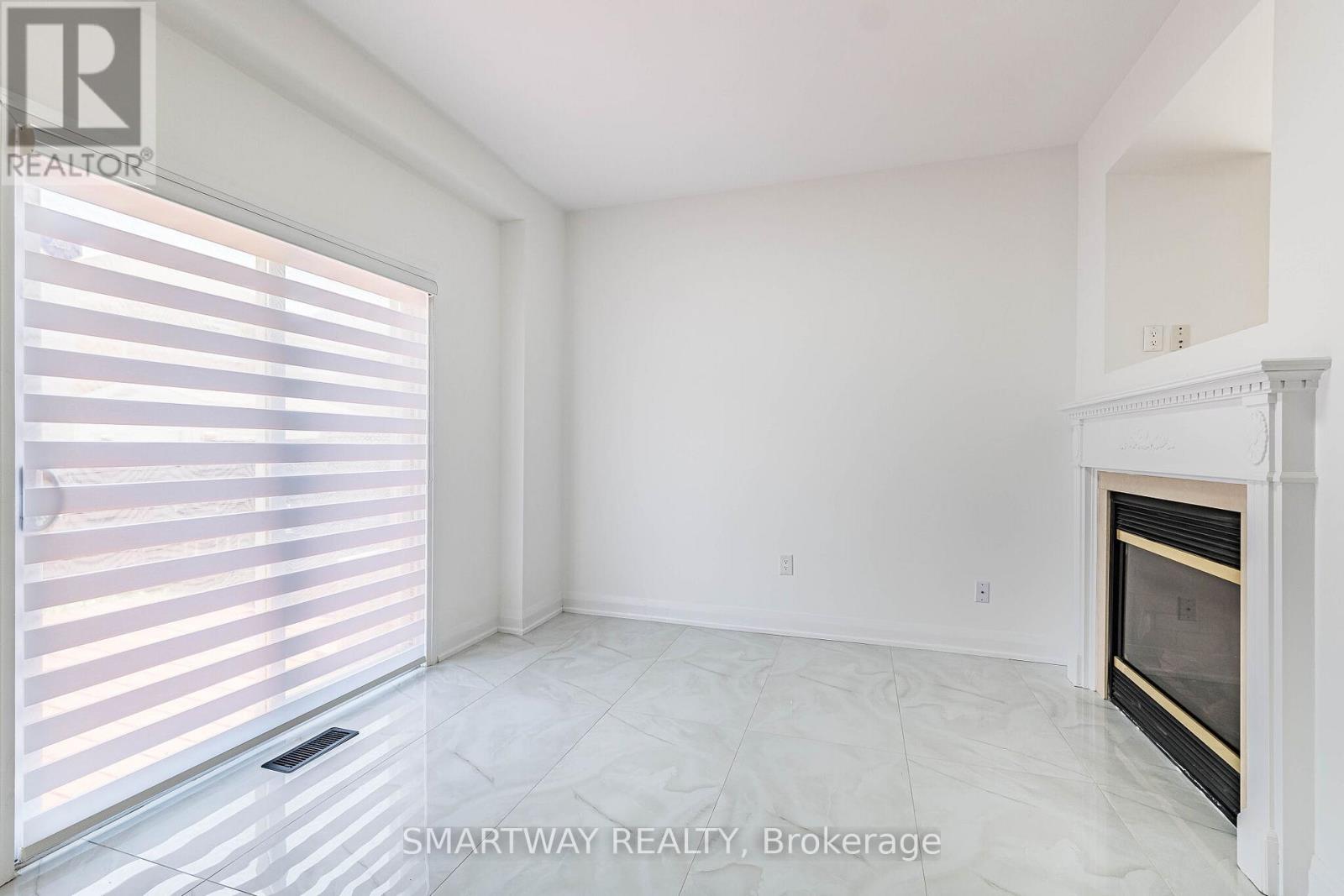 38 LOCKBURN CRESCENT - Image 18