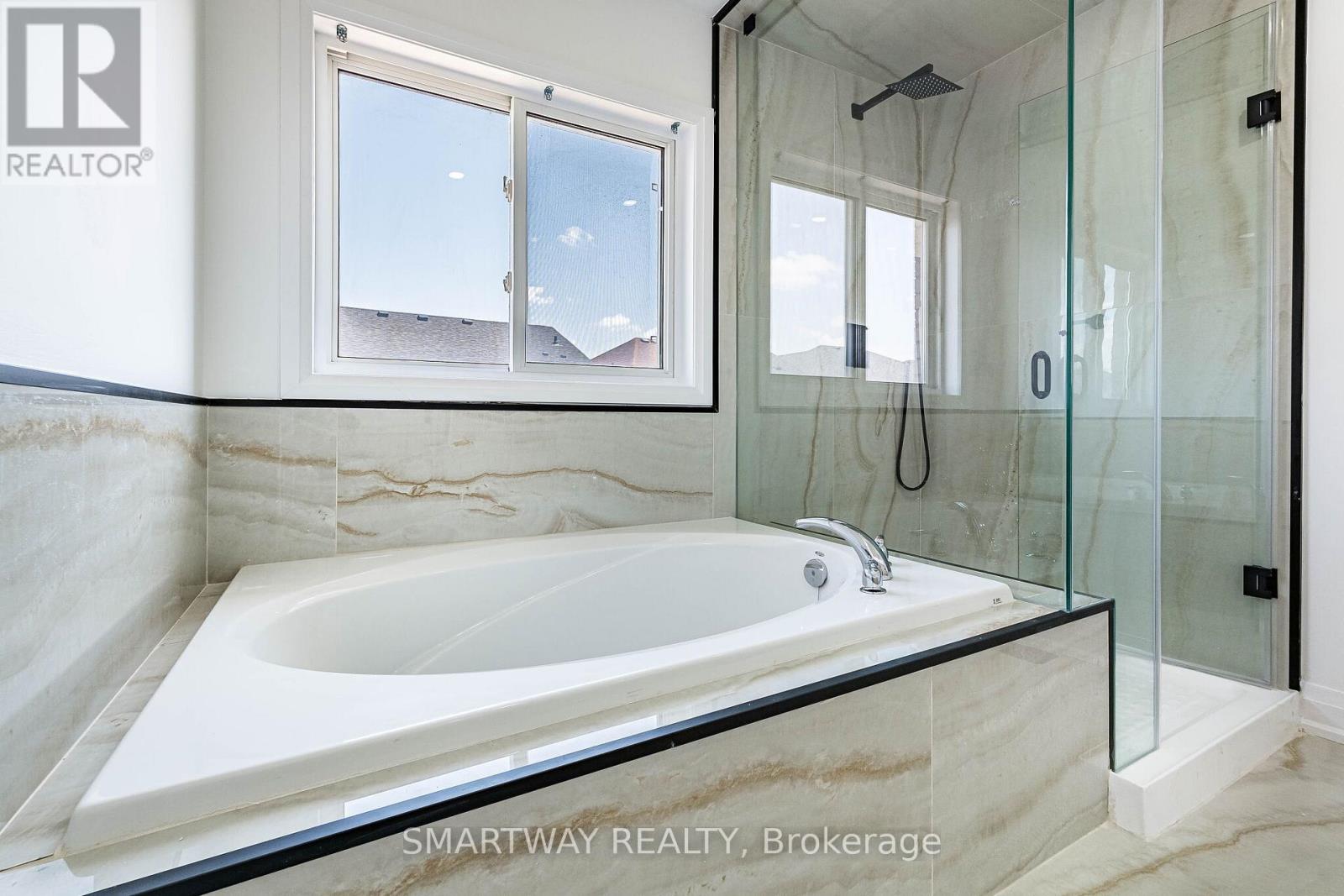 38 LOCKBURN CRESCENT - Image 26