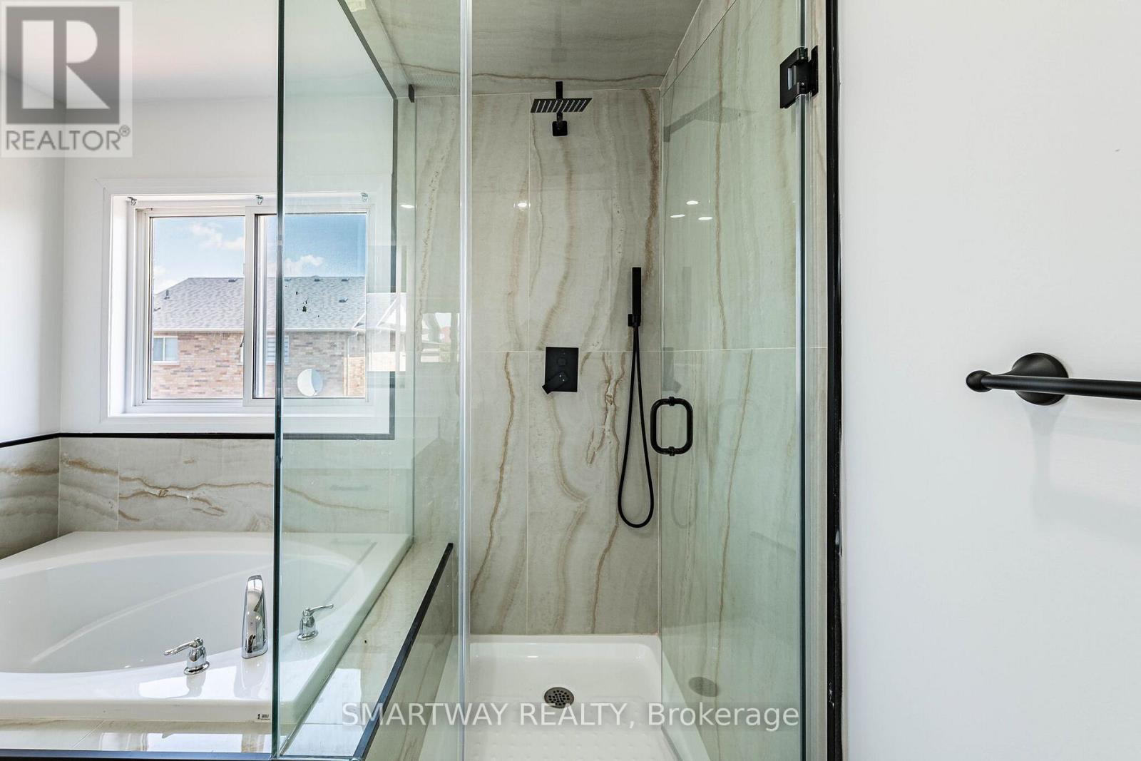 38 LOCKBURN CRESCENT - Image 27