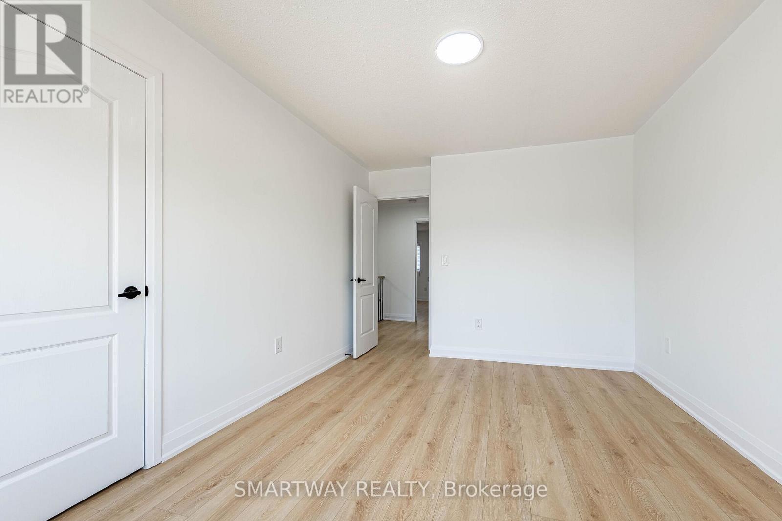 38 LOCKBURN CRESCENT - Image 32