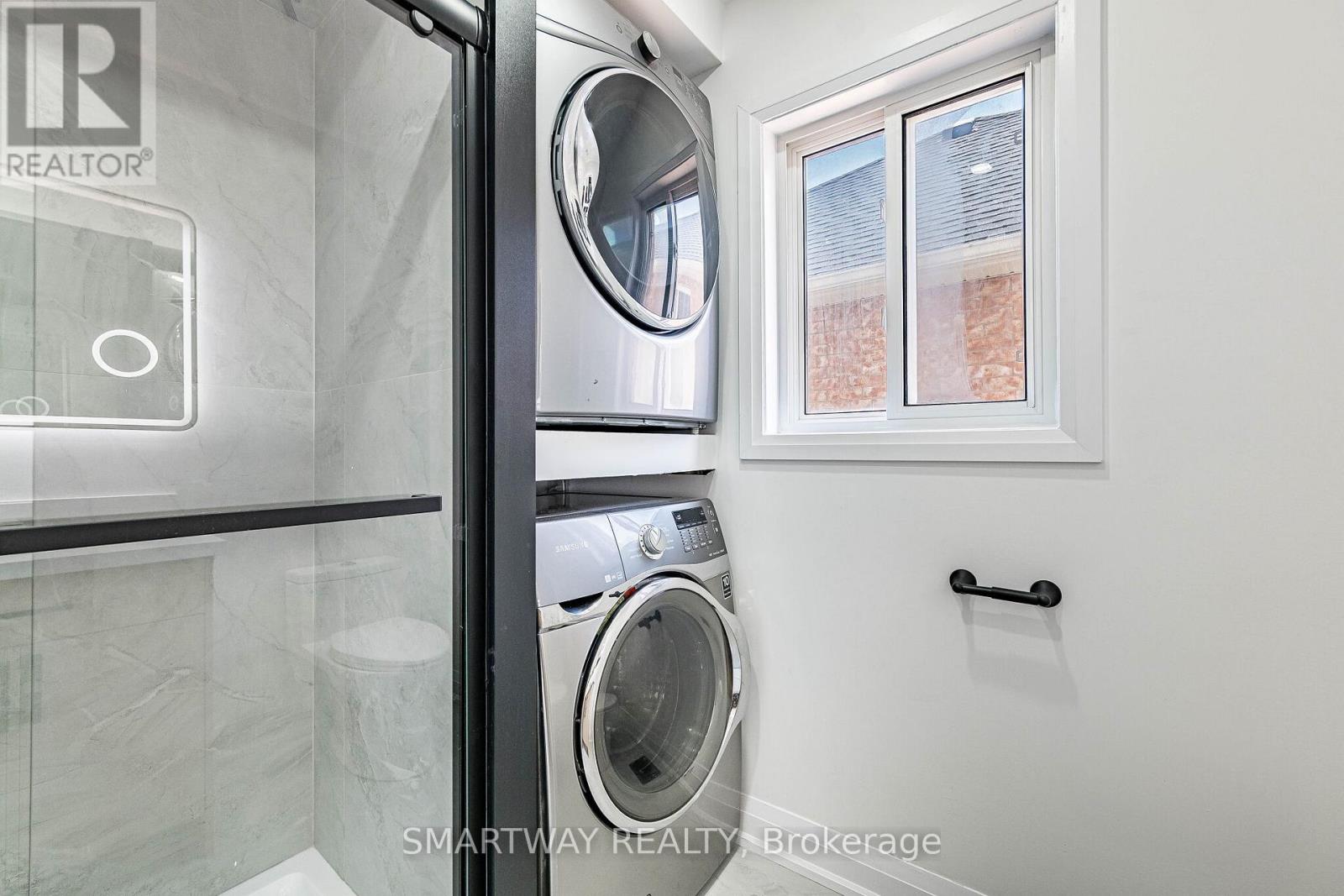 38 LOCKBURN CRESCENT - Image 35