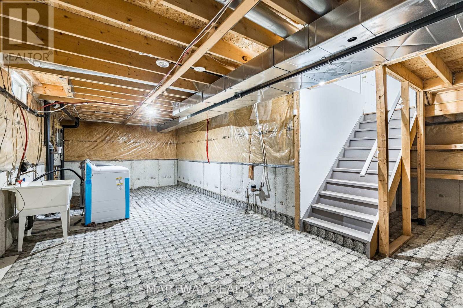 38 LOCKBURN CRESCENT - Image 37
