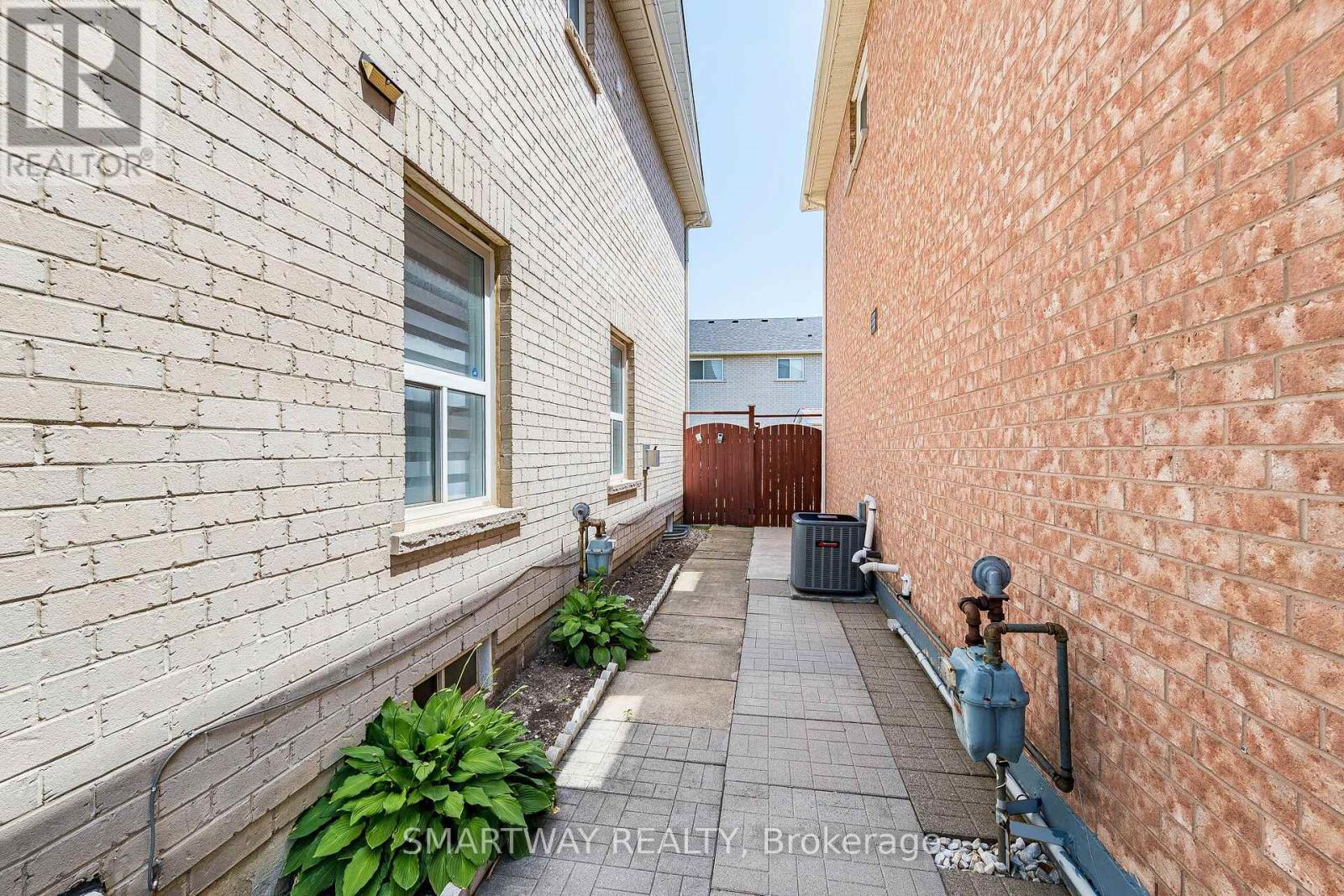38 LOCKBURN CRESCENT - Image 39