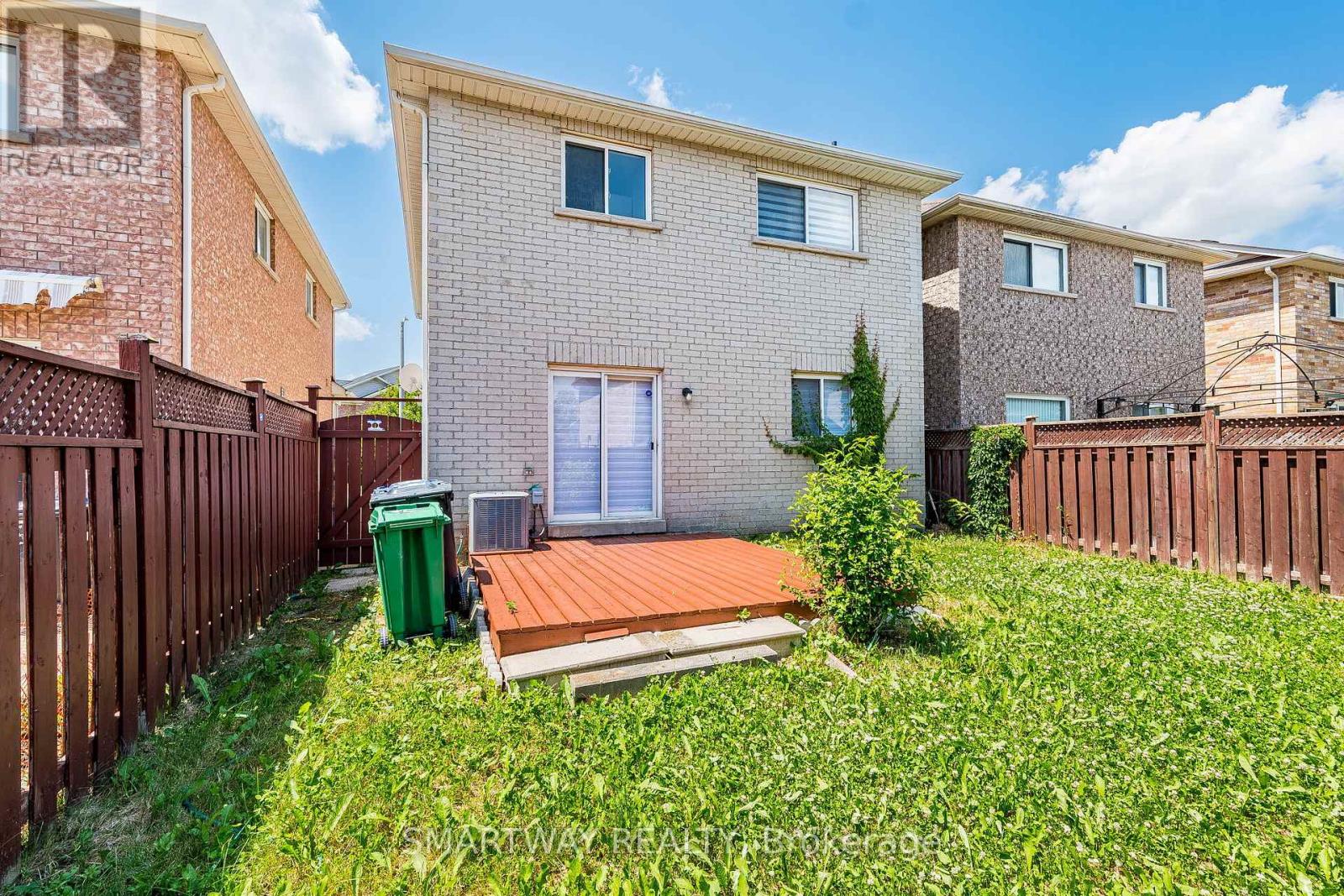 38 LOCKBURN CRESCENT - Image 40