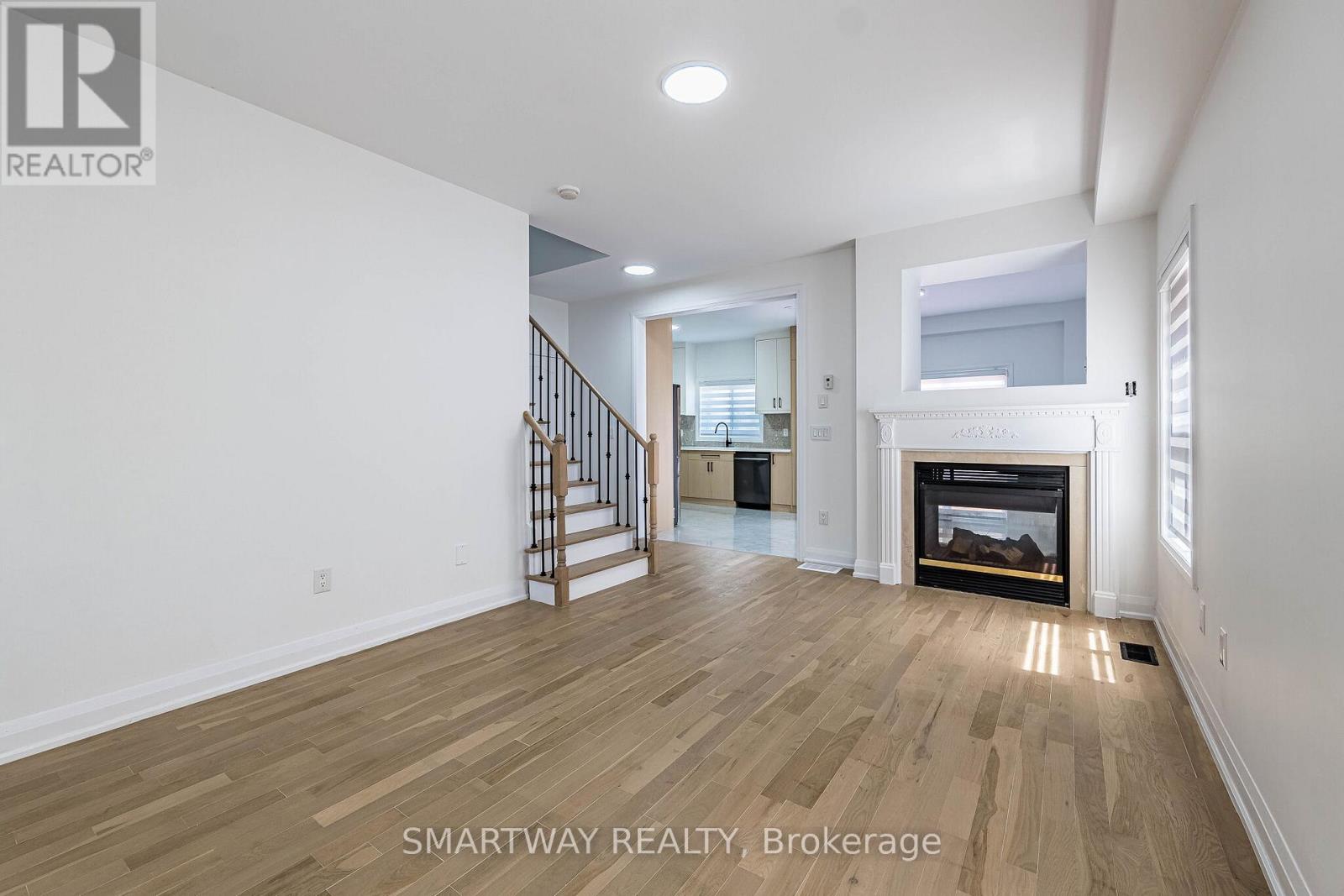 38 LOCKBURN CRESCENT - Image 9