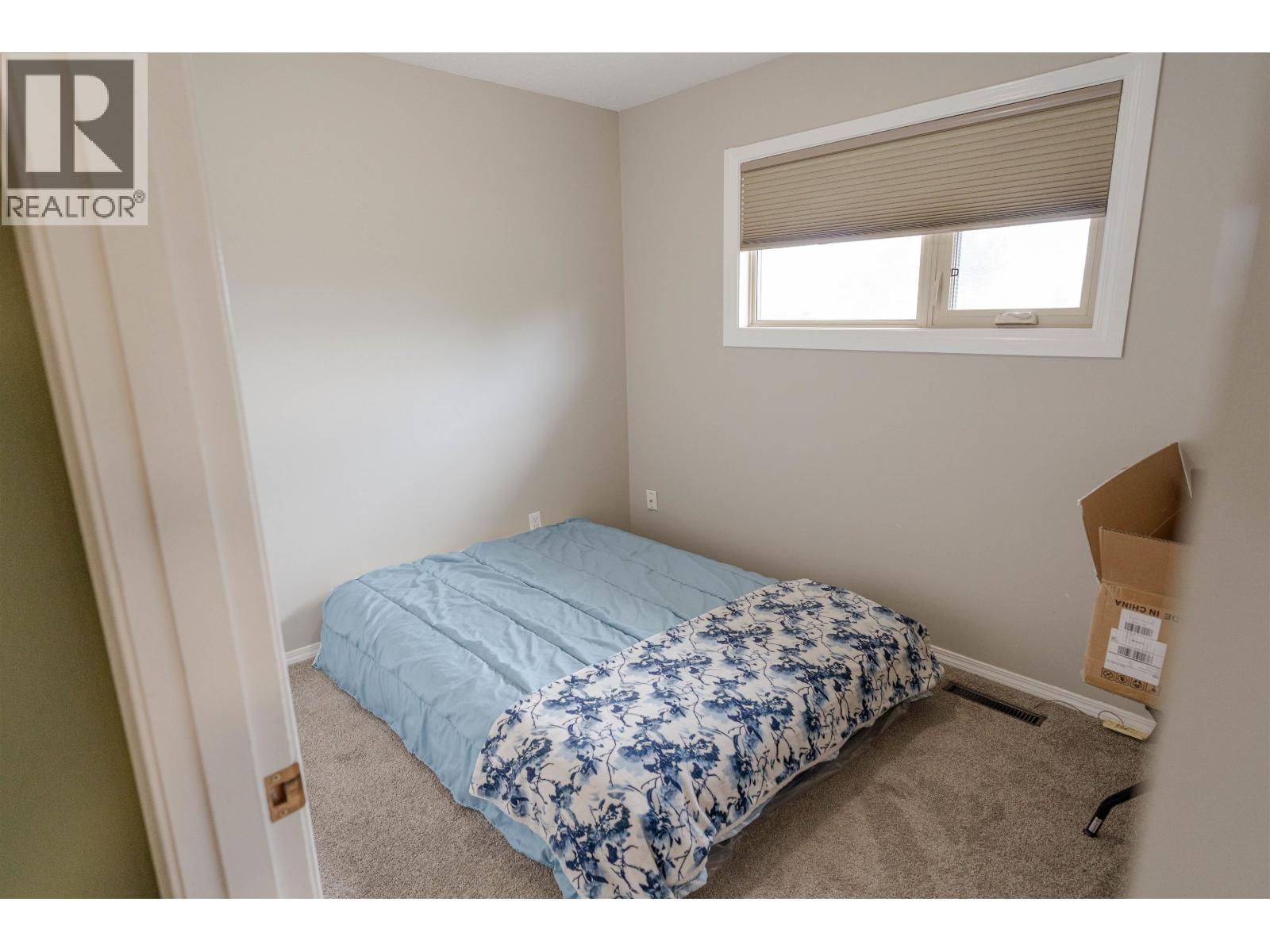 8507 94 AVENUE - 13
