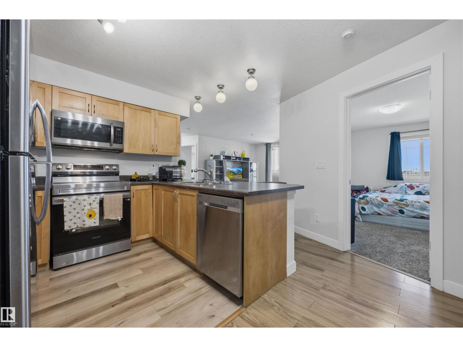 #116 920 156 ST NW - 11