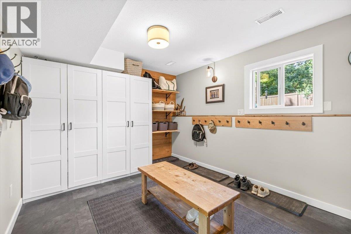 22 Elkview Crescent - 61