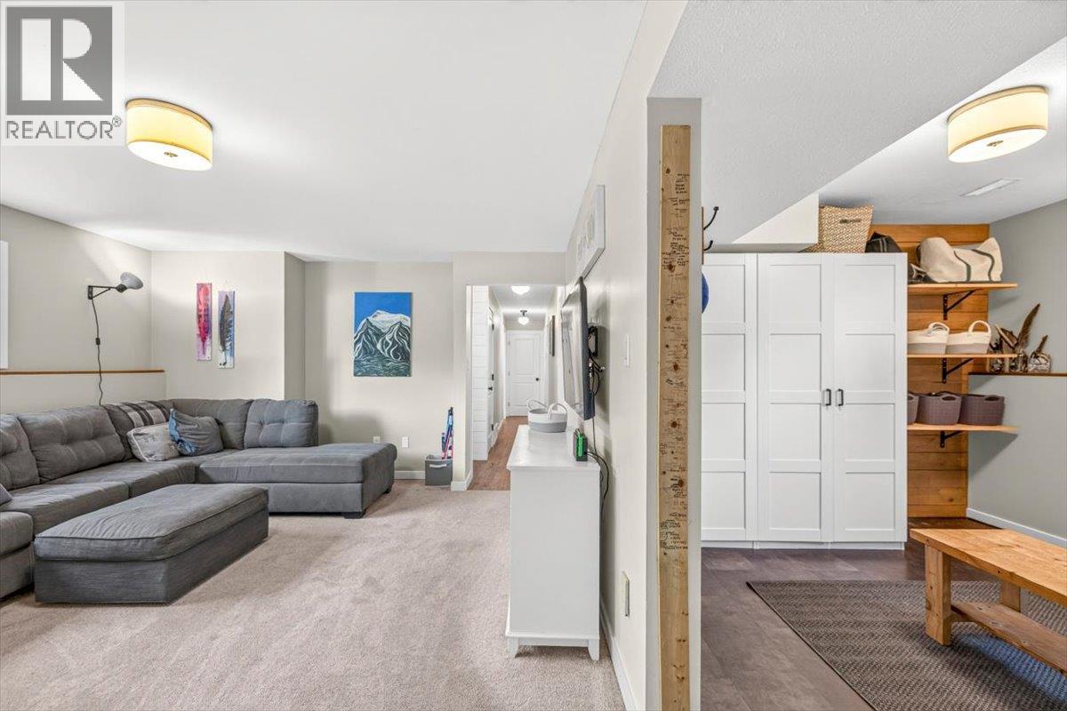22 Elkview Crescent - 58