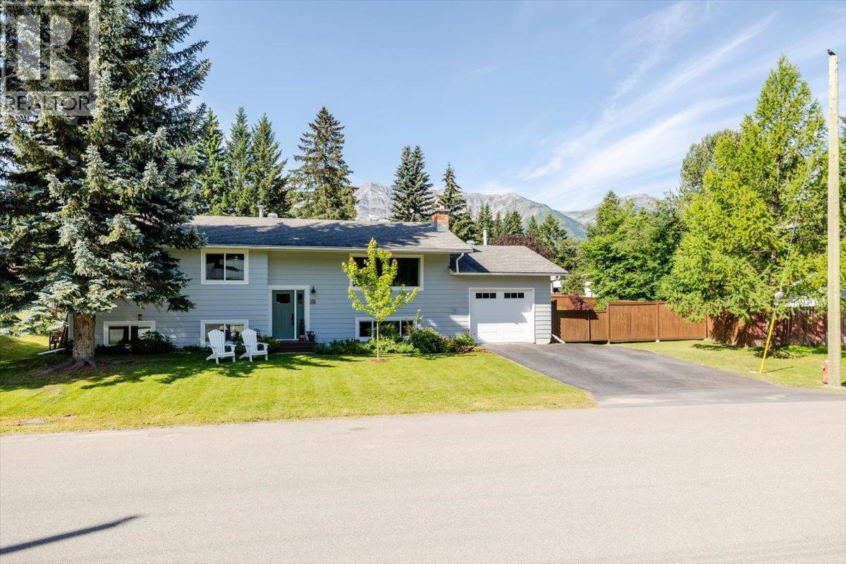 22 Elkview Crescent - 1