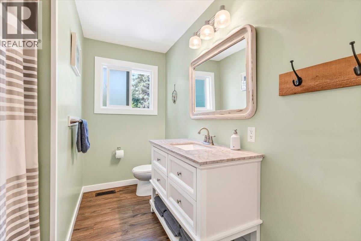 22 Elkview Crescent - 32