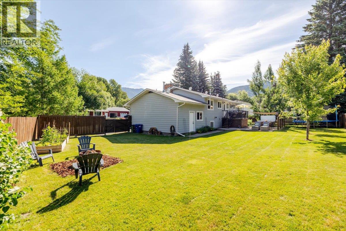 22 Elkview Crescent - 70