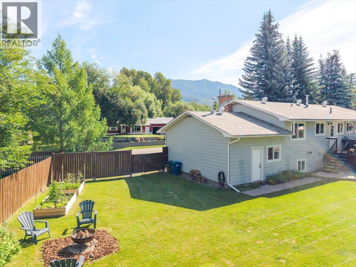 22 Elkview Crescent - 69