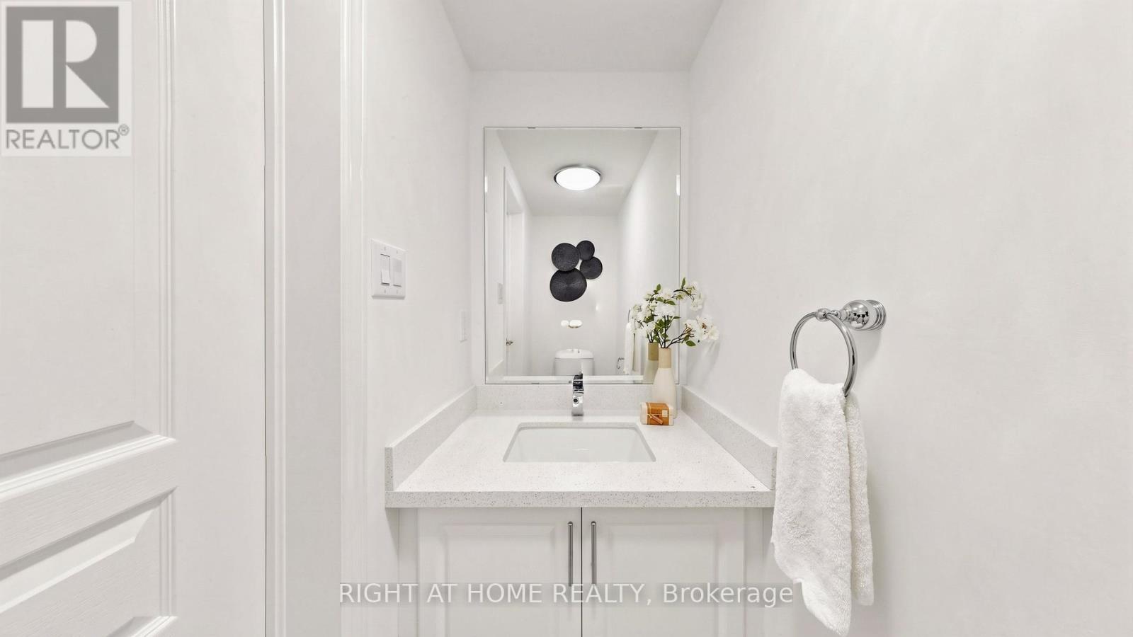 80 BARR CRESCENT - 12