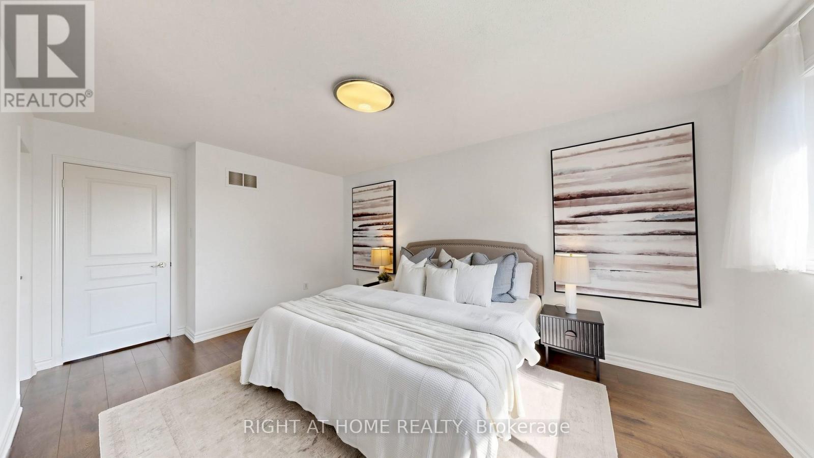 80 BARR CRESCENT - 17