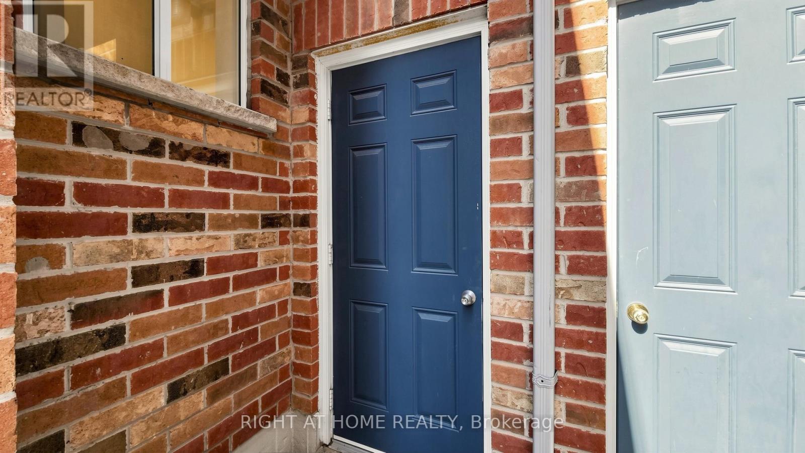 80 BARR CRESCENT - 30