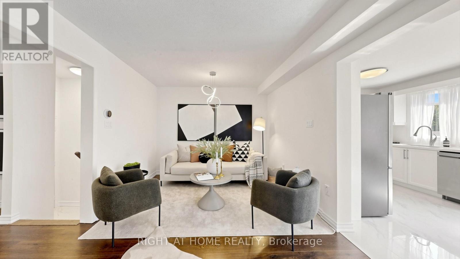 80 BARR CRESCENT - 5