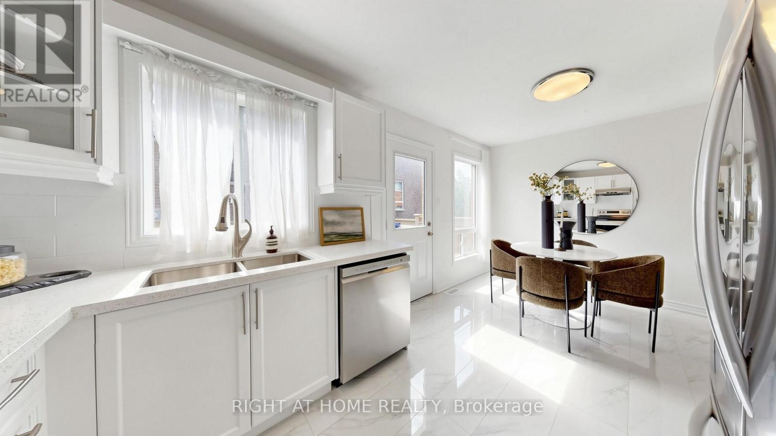 80 BARR CRESCENT - 9