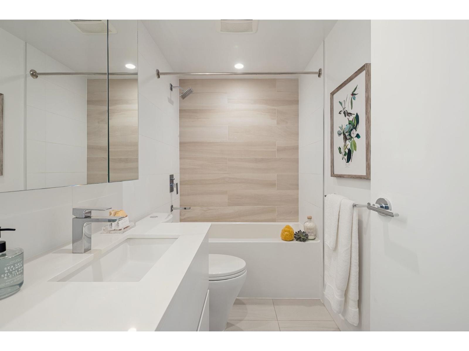 807 13655 FRASER HIGHWAY, Surrey