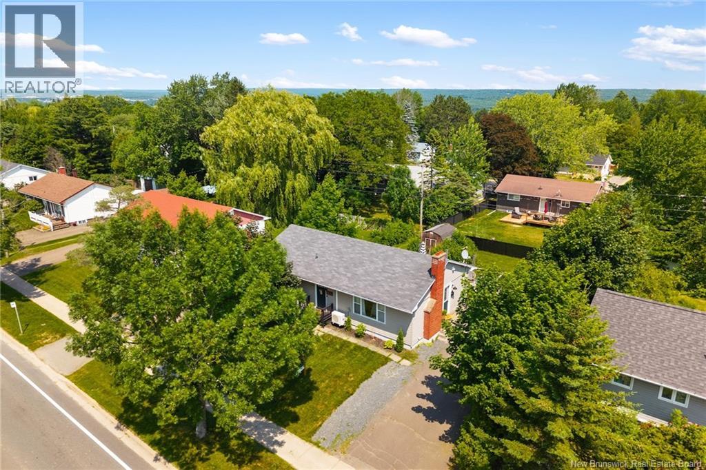 368 Canterbury Drive - 4