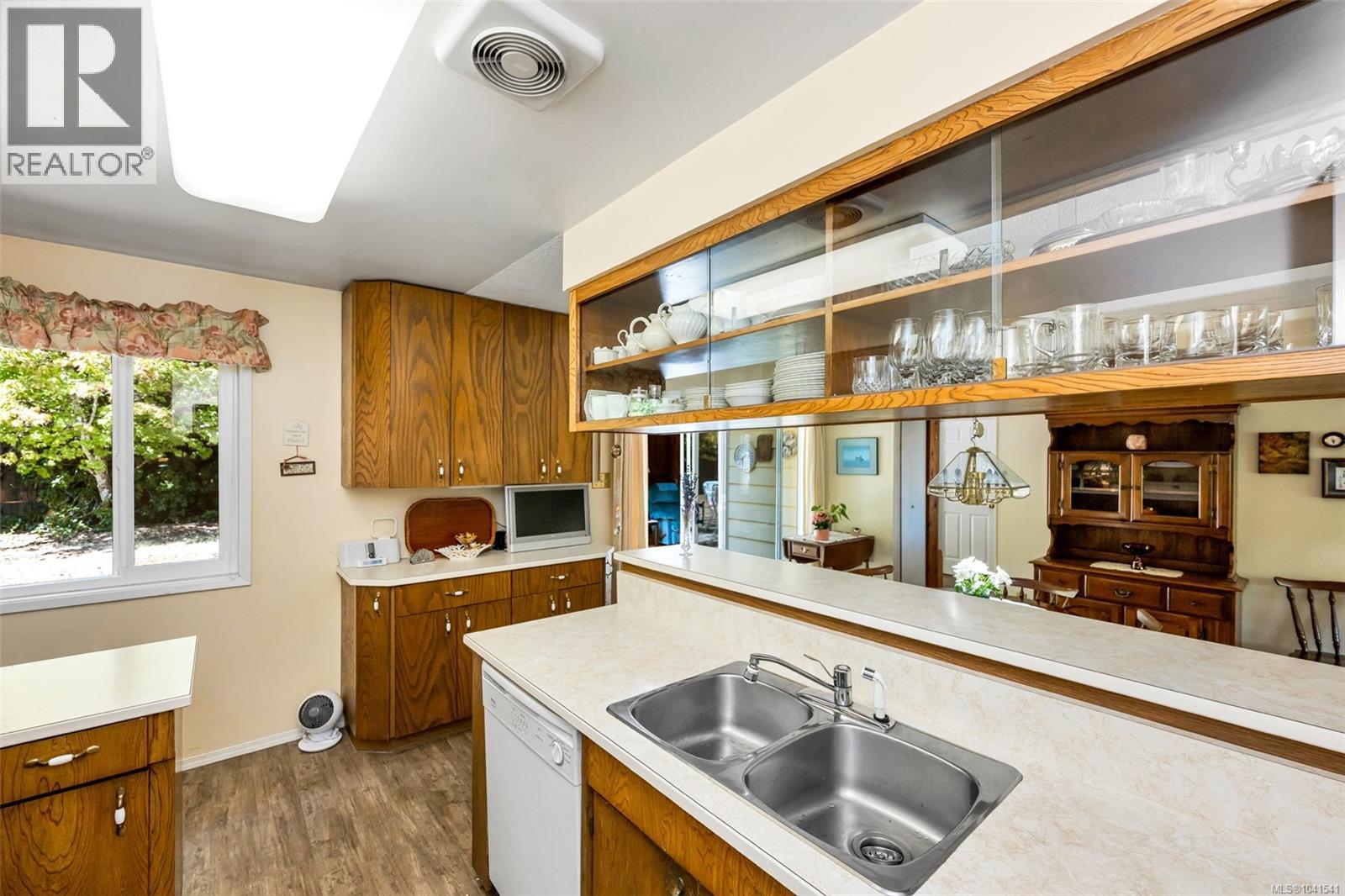 5943 Deuchars Dr - 21