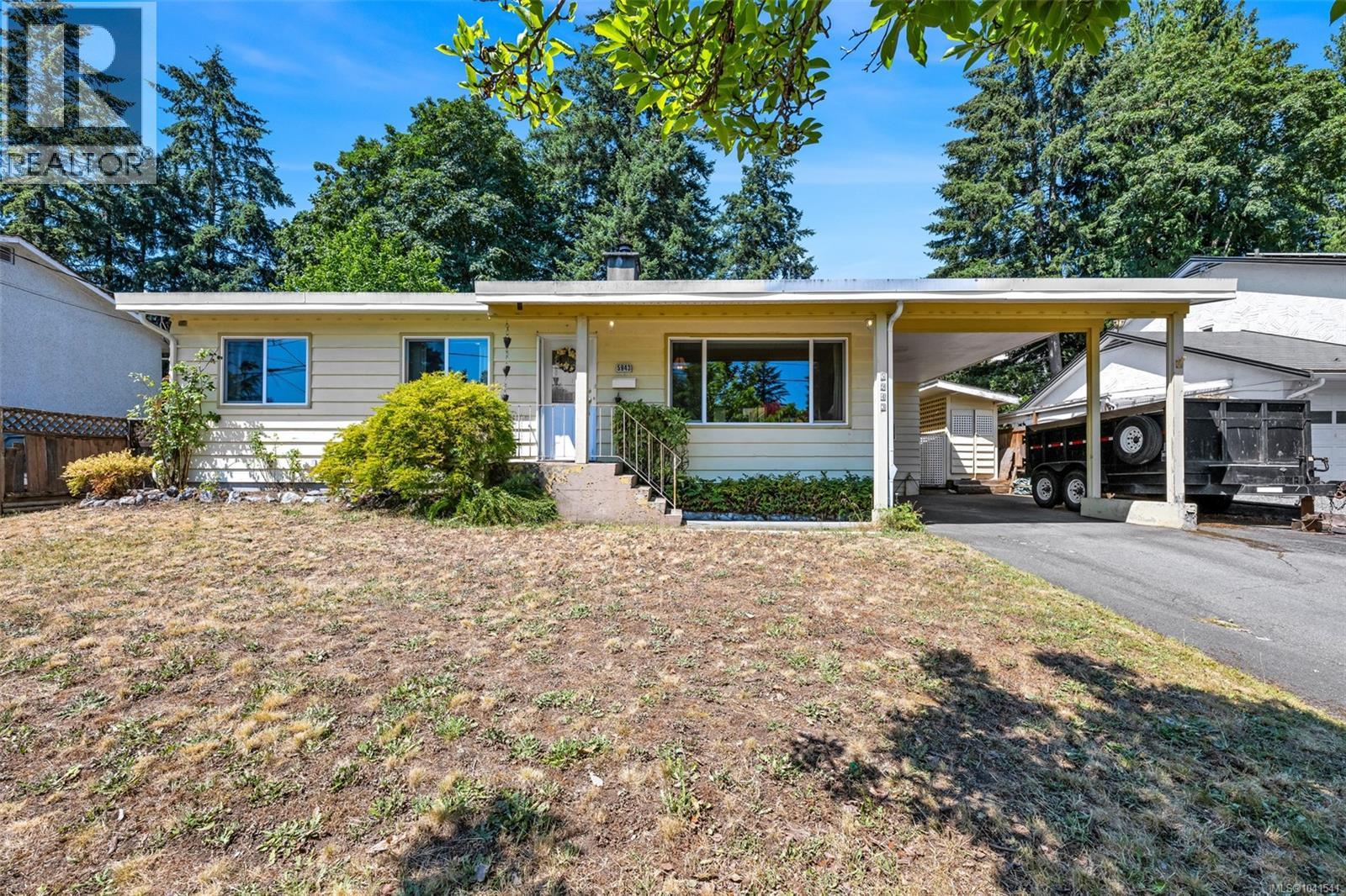 5943 Deuchars Dr - 1
